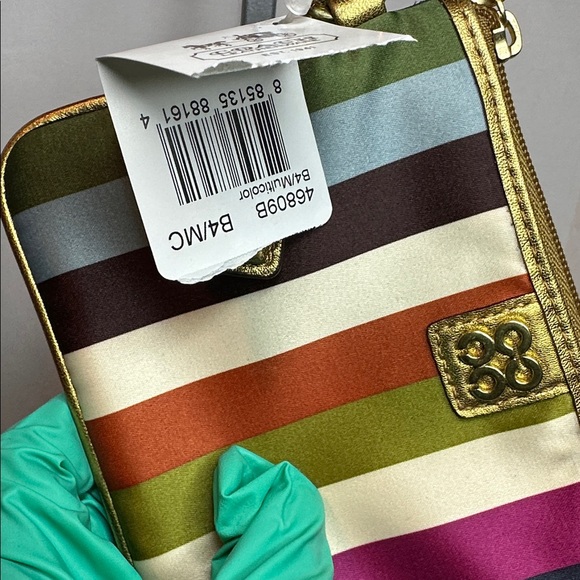 NWT Coach legacy print Women's wristlet - Picture 8 of 10